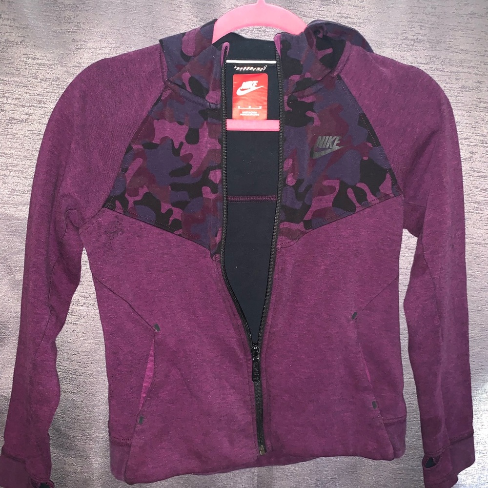 NIKE PURPLE HOODIE SIZE M , runs small .